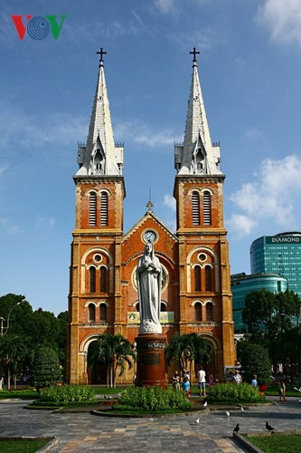 Die einzigartige Architektur der Kirchen im ganzen Land - ảnh 10