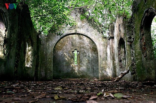 Die einzigartige Architektur der Kirchen im ganzen Land - ảnh 15