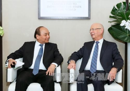 Premierminister Nguyen Xuan Phuc beendet seine Teilnahme an dem Weltwirtschaftsforum - ảnh 1