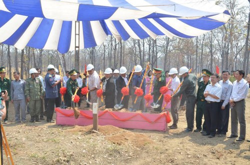 Baubeginn von zwei Grenzsteinen an der Grenze zwischen Vietnam und Kambodscha - ảnh 1