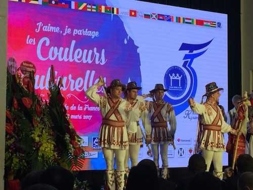 Die Lebenskraft der französischen Sprache in der Gemeinschaft - ảnh 1