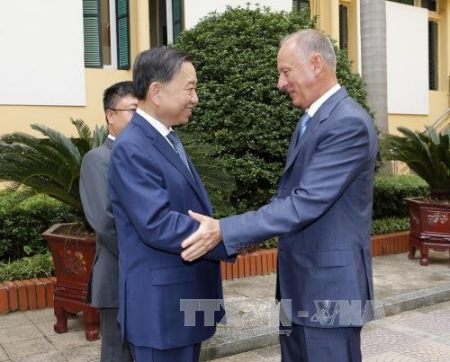 Verstärkung der Zusammenarbeit zwischen dem Polizeiministerium und dem russischen Sicherheitsrat - ảnh 1