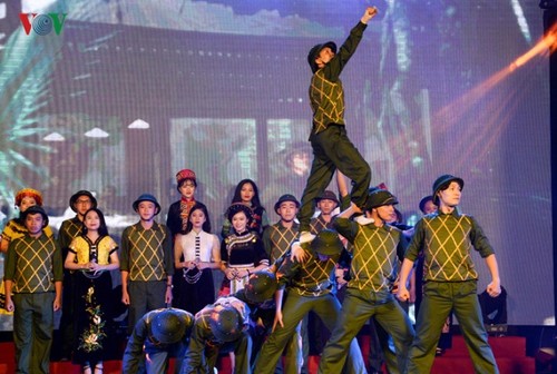 Aktivitäten zum Nationalfeiertag in den Provinzen landesweit - ảnh 1