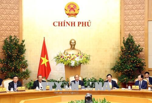 Premierminister Nguyen Xuan Phuc leitet die Regierungssitzung - ảnh 1
