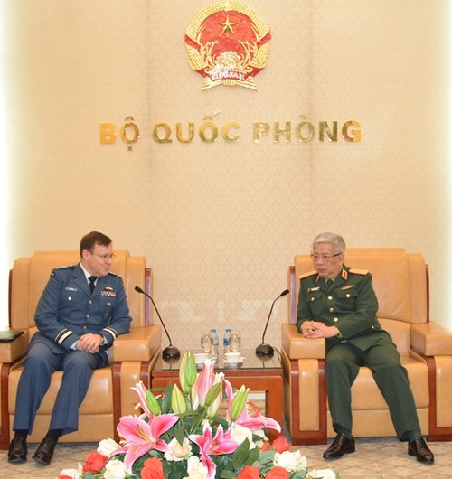 Vietnam und Kanada wollen die Beziehung in der Verteidigung vertiefen - ảnh 1
