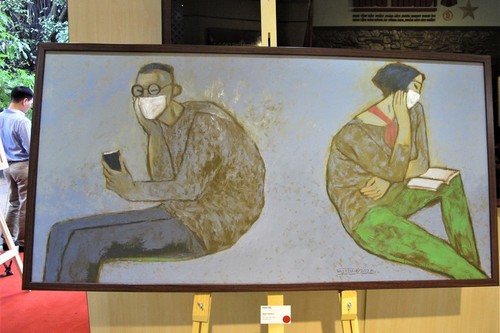 Eröffnung der Ausstellung „Bilder während der Distanzierung“ - ảnh 1