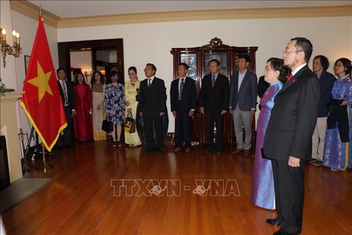 Feier zum Nationalfeiertag in Kanada - ảnh 1