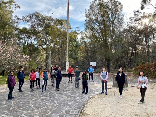 Die ehemaligen vietnamesischen Studierenden joggen für die Stiftung der bedürftigen Kinder - ảnh 1