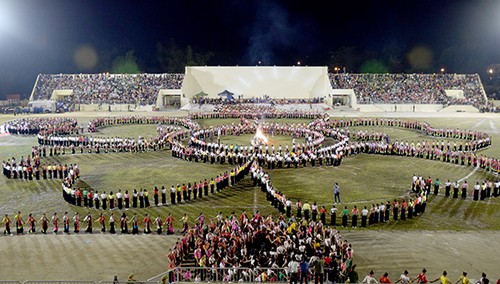 Eröffnung des Kultur- und Tourismusfestes Muong Lo in der Provinz Yen Bai - ảnh 1