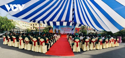 Ausstellung „Präsident Ho Chi Minh und Parlaments- und Kommunalwahlen“ - ảnh 1