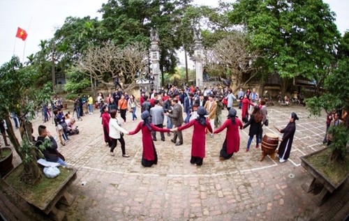 Den Xoan-Gesang im Altdorf in Phu Tho hören - ảnh 2