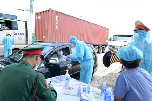 Die Armee wird Covid-19-Hochrisikogebiete kontrollieren und beim Einkaufen helfen - ảnh 1