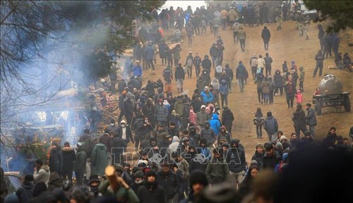 Staatschef von Russland und Weißrussland führt Telefongespräch über Migrationskrise - ảnh 1