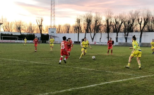 Remis zwischen der vietnamesischen Fußballnationalmannschaft der Frauen und dem spanischen Klub La Solana - ảnh 1