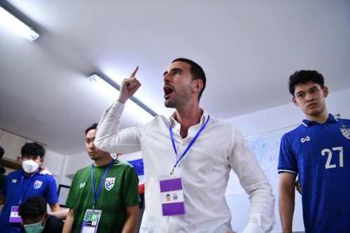 Unerwartete Aussage des Trainers der thailändischen U23-Mannschaft vor dem Spiel mit Vietnam  - ảnh 1