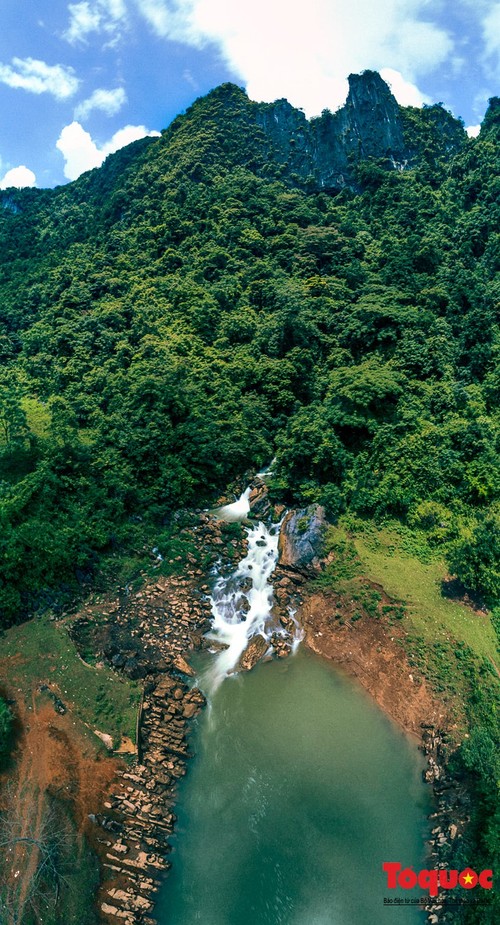 Die Schönheit des Berges „heiliges Auge” in Cao Bang  - ảnh 12