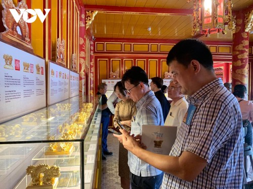 Ausstellung von 32 Königssiegeln der Nguyen-Dynastie - ảnh 1