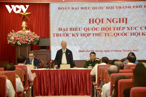 KPV-Generalsekretär Nguyen Phu Trong trifft Wähler vor der Parlamentssitzung - ảnh 1