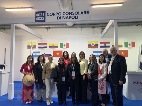 Vietnamesischer Stand bei Tourismusmesse BMT in Italien gut besucht - ảnh 1