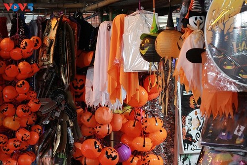 Hanoi steht im Zeichen von Halloween - ảnh 11