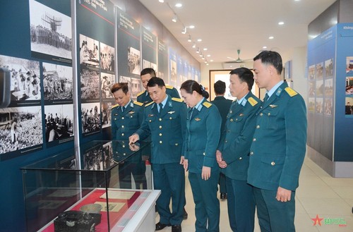 Die Ausstellung der Luftwaffe - ảnh 1