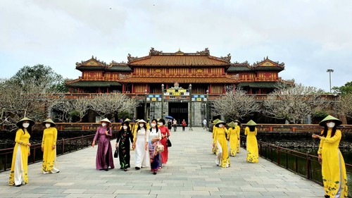 Zahlreiche Aktivitäten in der Ao-Dai-Woche in Hue - ảnh 1