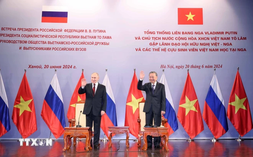 Präsident Wladimir Putin und Staatspräsident To Lam treffen Vertreter der Vietnam-Russland-Freundschaftsgesellschaft  - ảnh 1