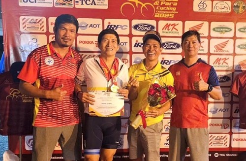 Vietnamesischer Radsportler gewinnt Goldmedaille bei der Straßenrad-Asienmeisterschaft 2025 - ảnh 1
