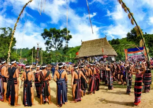 Bewahrung der Noi ly-Hat ly-Kunst der Volksgruppe der Co Tu - ảnh 2