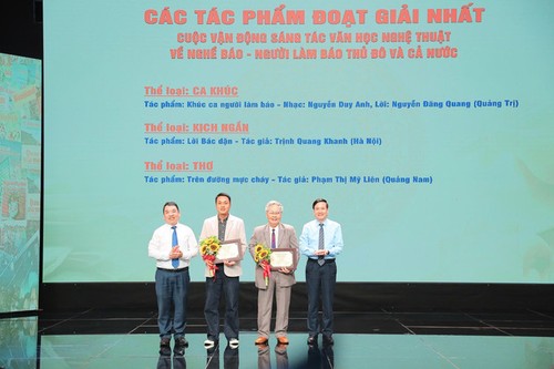 Preisverleihung für 30 literarische und künstlerische Werke über Journalismus - ảnh 1