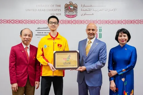 Vietnams junger Schachspieler Banh Gia Huy wird am Schach-Weltpokal 2025 teilnehmen - ảnh 1