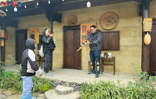 Lo Lo Chai – die bescheidene Schönheit in Nordvietnam erstrahlt weltweit - ảnh 11