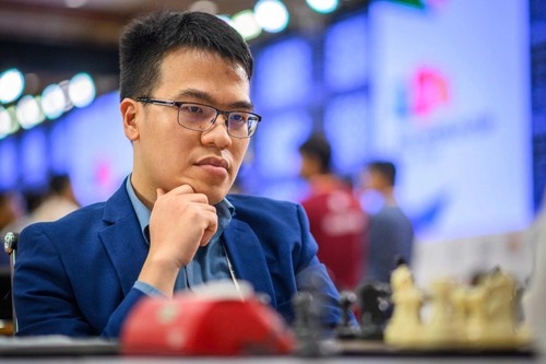 Le Quang Liem feiert historischen Sieg beim Schach-Weltpokal 2025 - ảnh 1