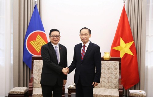 ASEAN-Generalsekretär: Vietnam ist zu einem Vorbild für nachhaltige Entwicklung geworden - ảnh 1