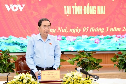 Parlamentspräsident Tran Thanh Man überprüft Wahlvorbereitungen in Dong Nai - ảnh 2