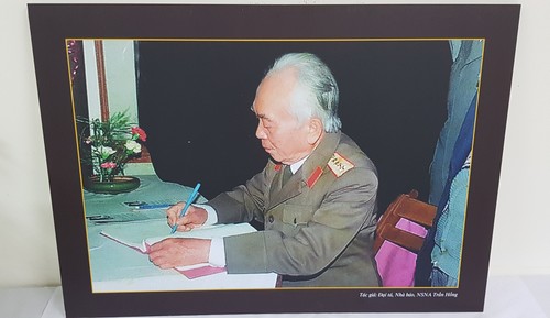 Présentation d’archives nationales sur la bataille de Diên Biên Phu et la conférence de Genève  - ảnh 2