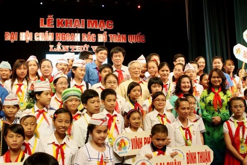 Le secrétaire général Nguyễn Phú Trọng, le peuple et l’armée: Des souvenirs en images - ảnh 13