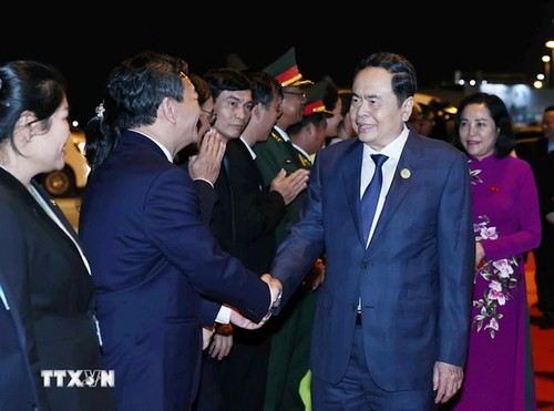 Fin de la visite officielle du président de l'Assemblée nationale vietnamienne au Laos - ảnh 1