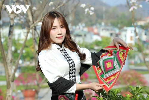 Quand les fleurs de bauhinie illuminent les montagnes de Son La - ảnh 8