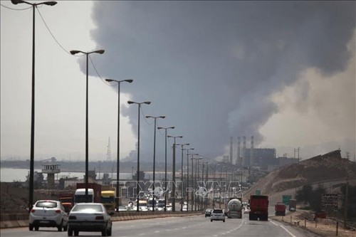 Iran: Au moins 18 morts et 750 blessés dans une explosion au port de Shahid Rajaee - ảnh 1