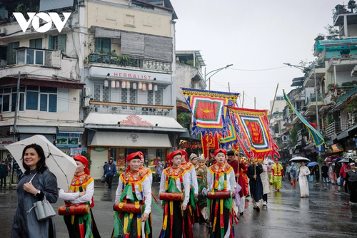 Le printemps de Thang Long renaît à travers les rites du vieux quartier - ảnh 13