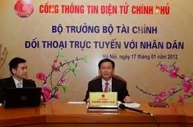 Bộ trưởng Bộ Tài chính Vương Đình Huệ đối thoại trực tuyến với nhân dân  - ảnh 1