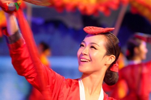 Rực rỡ Lễ hội đường phố Carnaval Hạ Long 2012 - ảnh 13