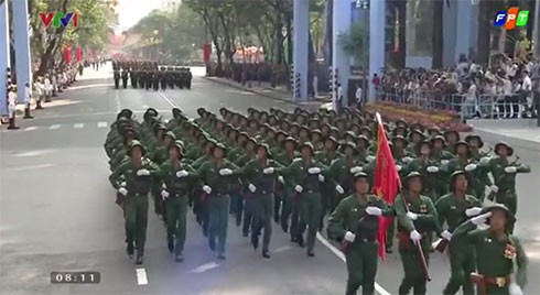 Lễ mít tinh, diễu binh, diễu hành kỷ niệm 40 năm Ngày giải phóng miền Nam, thống nhất đất nước  - ảnh 4