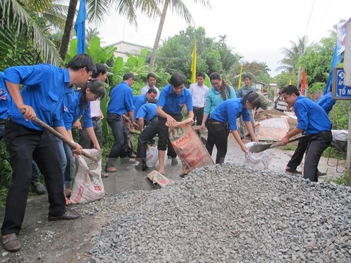 Đoàn TNCS Hồ Chí Minh ra quân chiến dịch thanh niên tình nguyện hè năm 2015 - ảnh 1