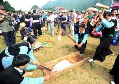 Warga Etnis Minoritas Mong di Provinsi Son La Merayakan Hari Kemerdekaan - ảnh 2