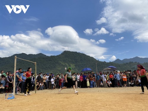 Pesta Perayaan Nasi Baru dan Penyambutan Hari Nasional di Daerah Pegunungan Tay Bac - ảnh 2