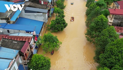 VOV5 Mengimbau Bantuan untuk Masyarakat yang Terkena Dampak Topan Yagi - ảnh 1