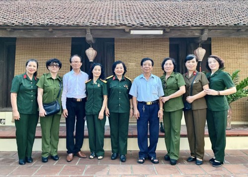 Seorang Veteran Perang Sepenuh Hati Memulihkan Kerajinan Tradisional dari Kampung Halaman - ảnh 2