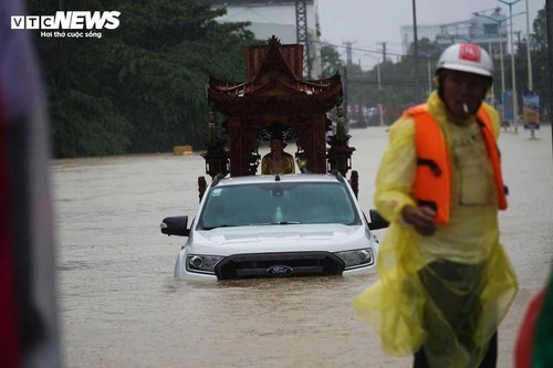 Hujan dan Banjir di Daerah Trung Bo Selatan  - ảnh 17